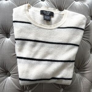 Lord & Taylor Striped white/cream blue Crewneck Sweater size SMALL